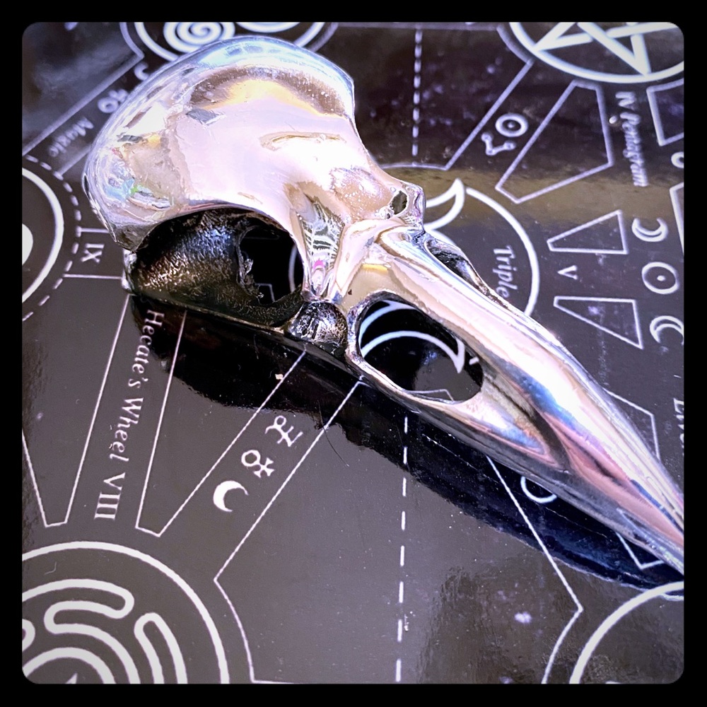 Giant Raven Skull Pendant